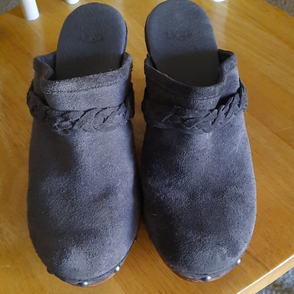 UGG Kaylee Grey Suede Clogs - Picture 4 of 13